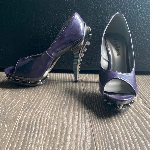 Hades “Ripley” High Heels - Picture 1 of 9